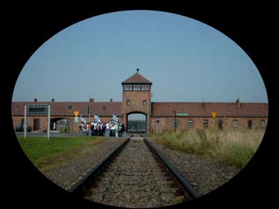 Auscwitz-Birkenau - a hres kapu